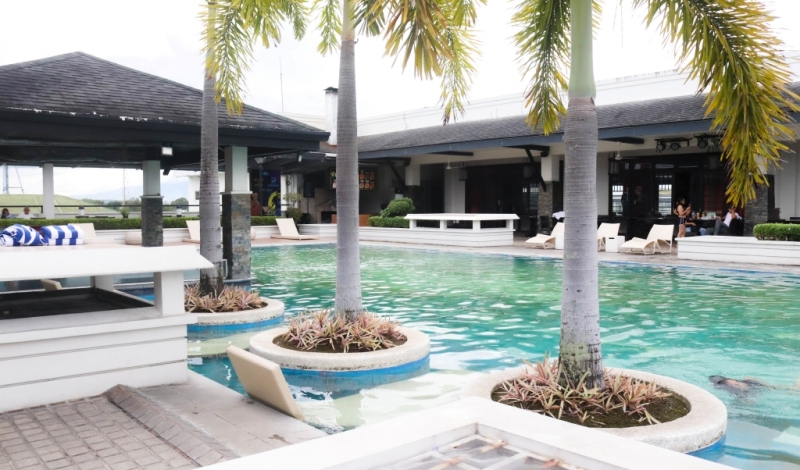 フィリピン留学 Cebu21 - LSLC-pool areas ground floor and chalet-10